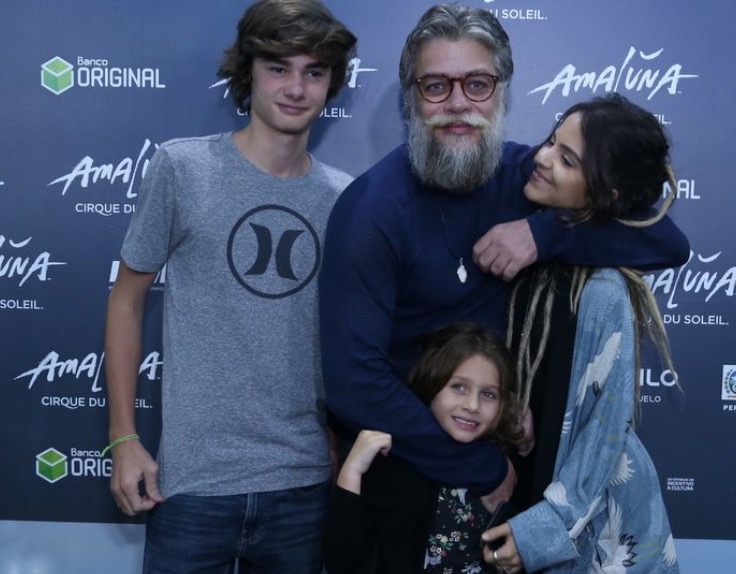 Fábio Assunção surge com atriz novinha em evento e espanta boatos de separação