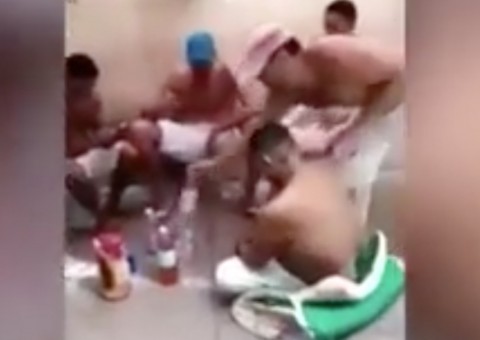 Ao som de sertanejo, detentos fazem churrascada em presídio