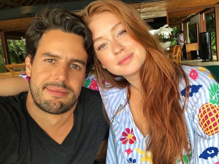 Marina Ruy Barbosa choca com beleza natural em foto com marido