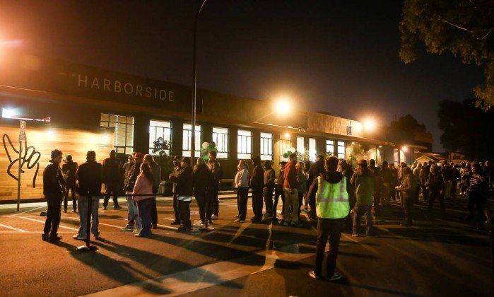Americanos iniciam ano em fila para comprar maconha na Califórnia