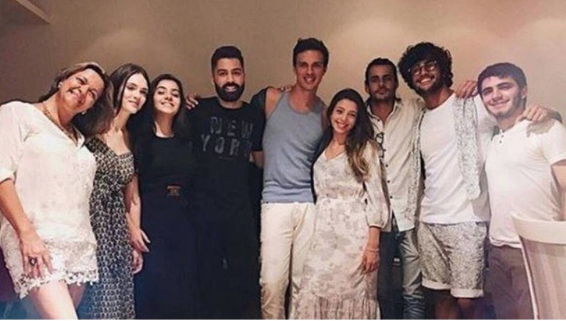 Após rumores de namoro, Isabelle Drummond passa réveillon com ator 