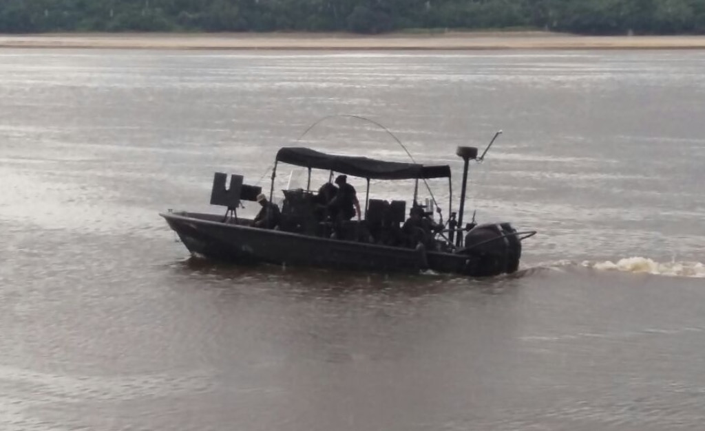 Militares ficam feridos após confronto com traficantes no rio Japurá