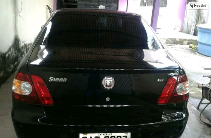 Mulher tem carro roubado por bandidos armados na frente de residência em Manaus