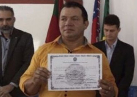 Prefeito de Caapiranga é afastado do cargo após cassação