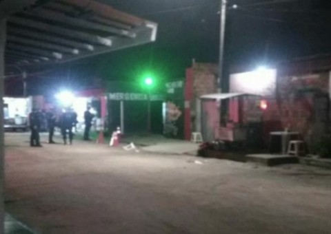 Polícia prende suspeito de participação na chacina; governador diz que ataque foi 'selvagem'