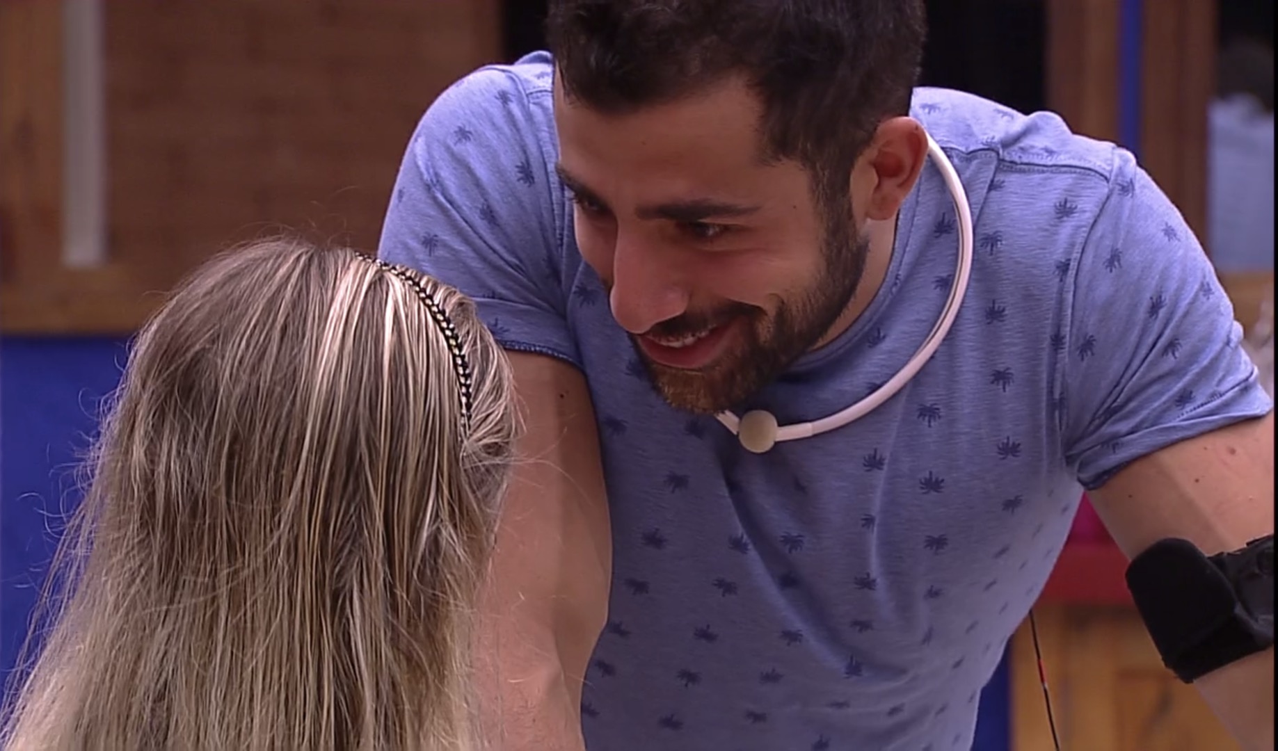  BBB18: Jéssica dá indireta para Kaysar e é xavecada ao pé do ouvido