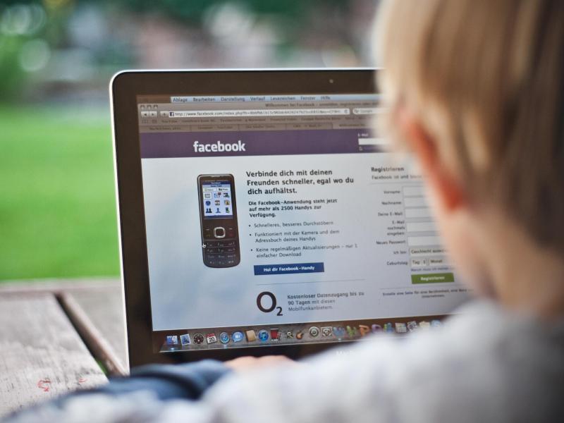 Pediatras e professores pressionam Facebook para encerrar aplicativo para crianças