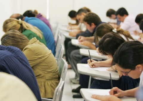 Prefeitura de Manaus lança edital para concurso com salário de até R$ 19 mil 