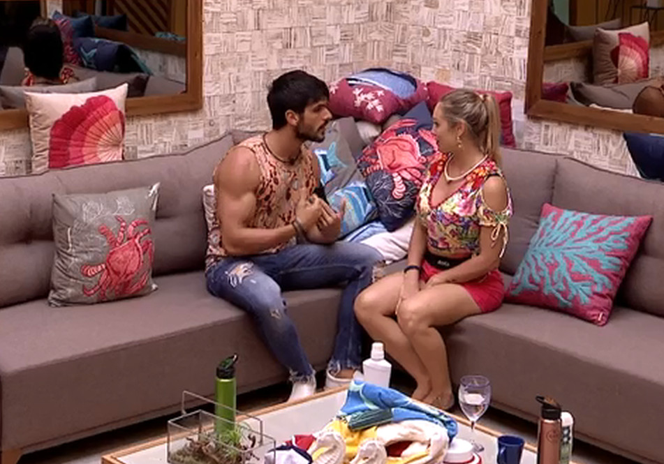BBB18: Jéssica e Lucas têm DR durante Festa