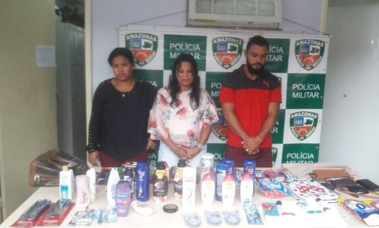 Mãe e filha são presas suspeitas de furto a supermercado em Manaus