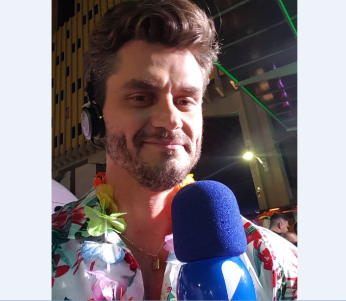 Repórter no Carnaval, Marcos Harter diz que RedeTV! lhe liberou 'para pegar geral'