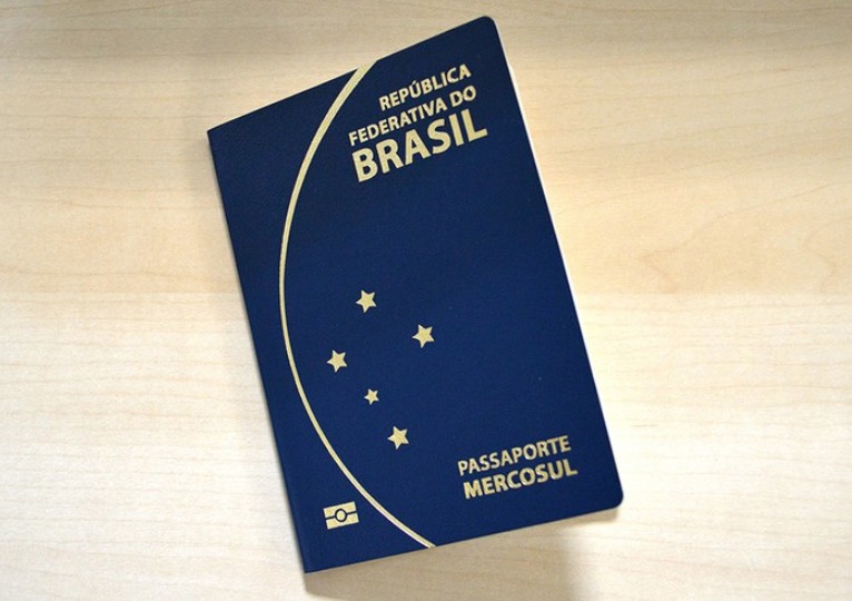 Postos de emissão de passaporte são fechados em Manaus