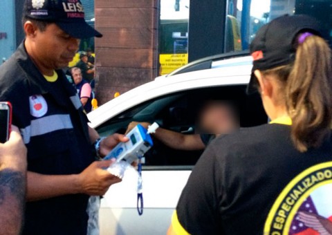 Advogado é flagrado dirigindo bêbado e acaba preso em Manaus