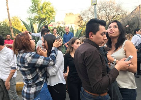 Terremoto de magnitude 7,2 atinge a Cidade do México    