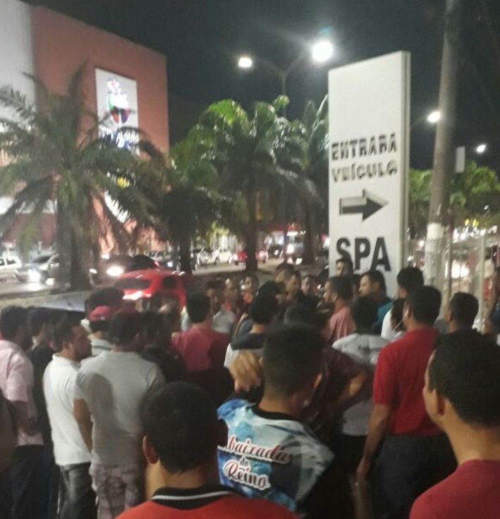 Agressão a motorista de Uber gera confusão generalizada com taxistas em Manaus