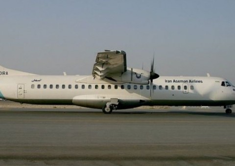 Avião cai no Irã com 66 pessoas a bordo