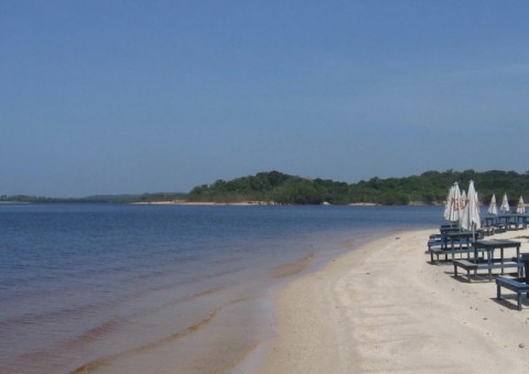 Jovem cai de jet ski e desaparece na Praia da Lua em Manaus