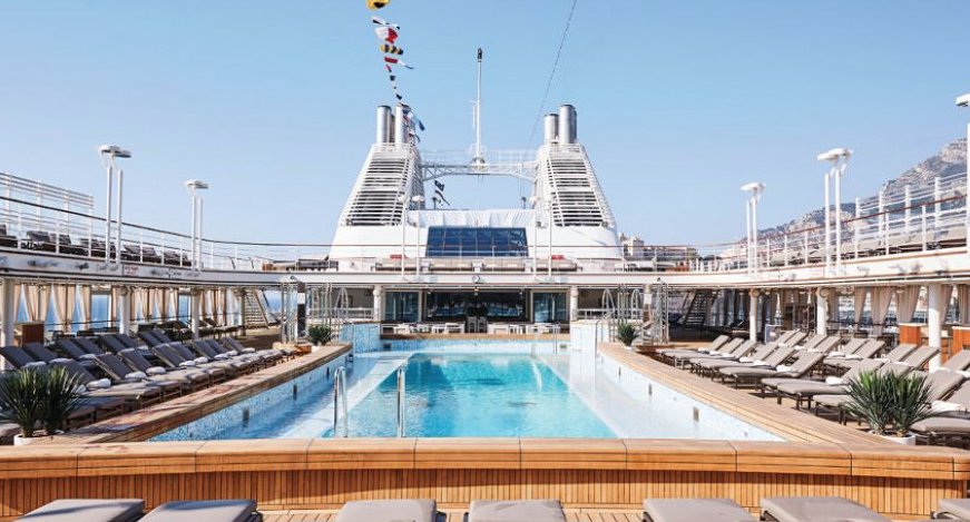 Navio ultraluxuoso chega a Manaus com mil turistas nesta quinta-feira