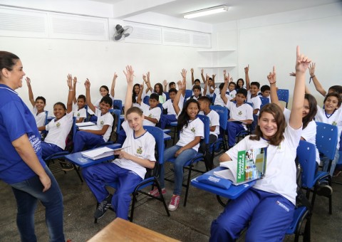 Semed e Seduc assinam termo para implantação da nova Base Nacional Comum Curricular