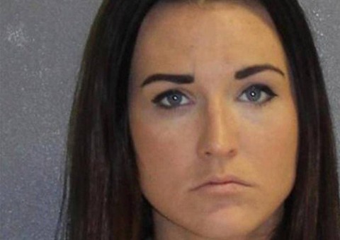 Professora casada é presa por fazer sexo com aluno de 14 anos