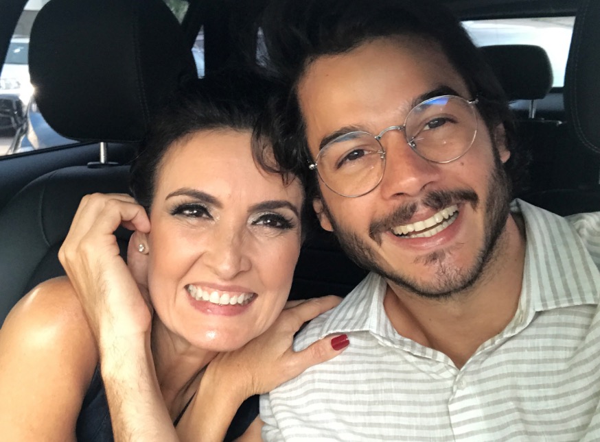 Fátima Bernardes e Túlio Gadelha comemoram aniversário de namoro