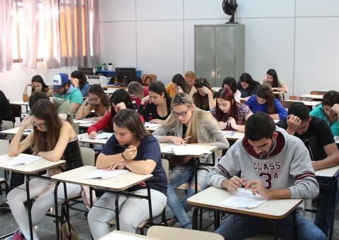 Processos seletivos com salários de até R$ 1,5 mil e 102 vagas são lançados no Amazonas