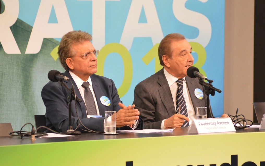 DEM realiza convenção e lança Pauderney ao Senado