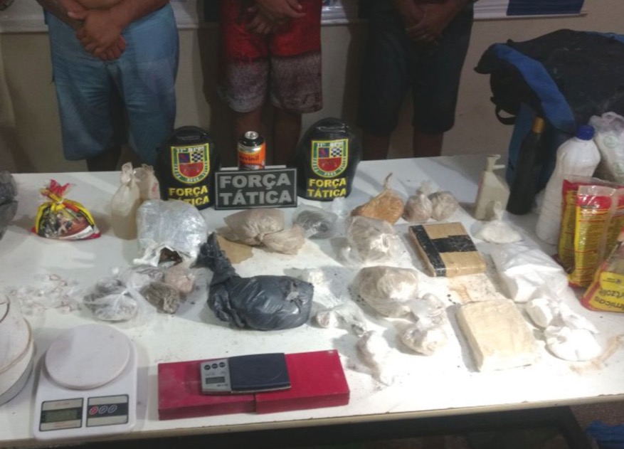 Grupo é preso com drogas enterradas no quintal de casa em Manaus