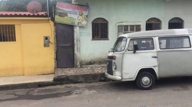 Interno mata colega a facadas na frente de centro de reabilitação em Manaus