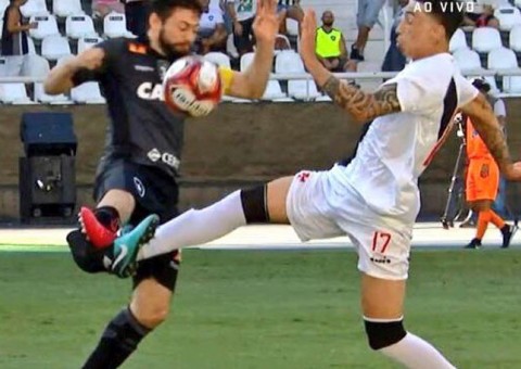 João Paulo, do Botafogo, sofre fratura na perna e deve passar por cirurgia