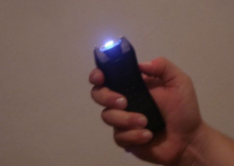 Mulher tenta reagir a assalto em ônibus e é esfaqueada na barriga em Manaus