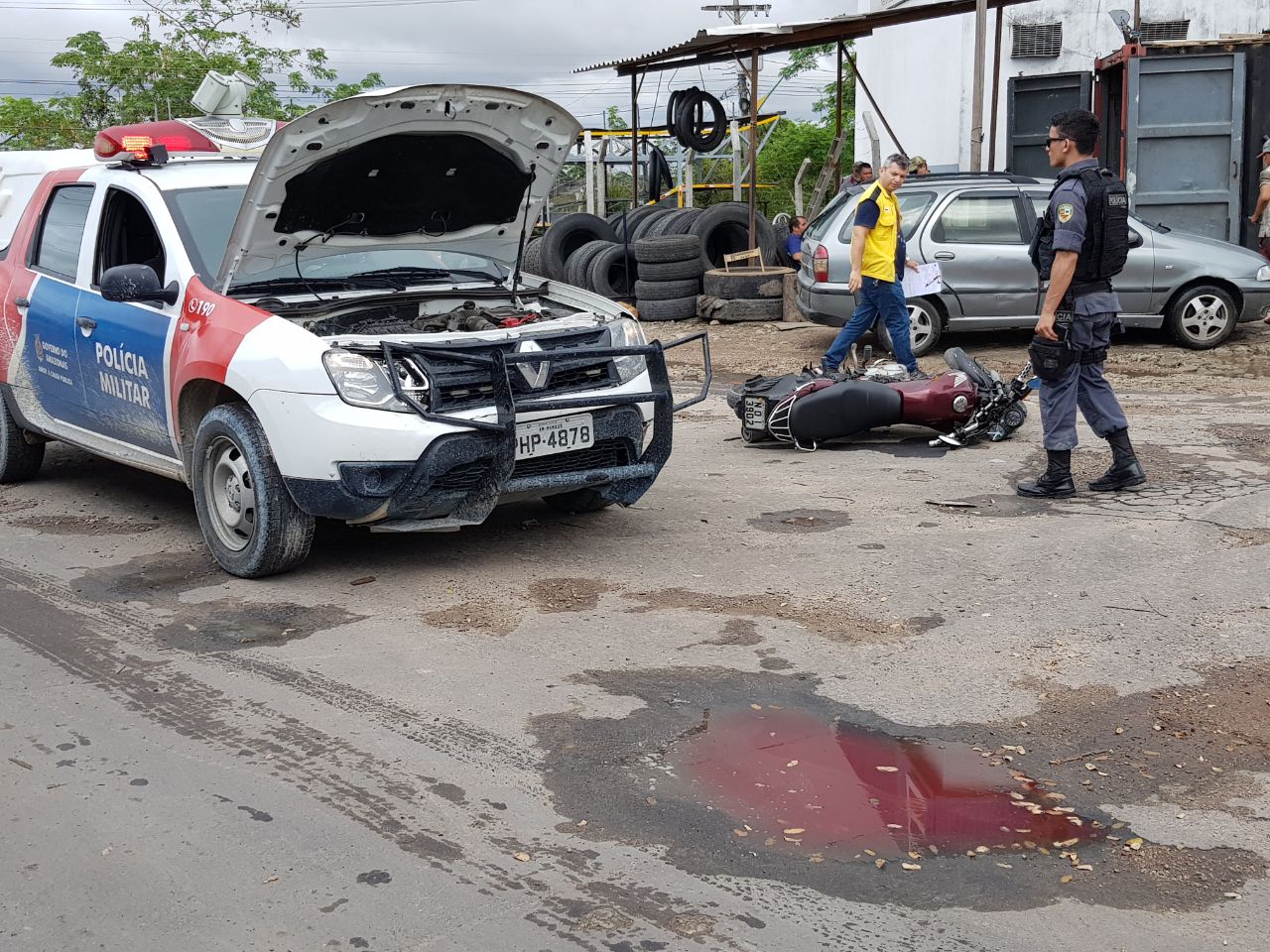 Vendendo peixe para Semana Santa, idoso é baleado por bandido durante fuga em Manaus