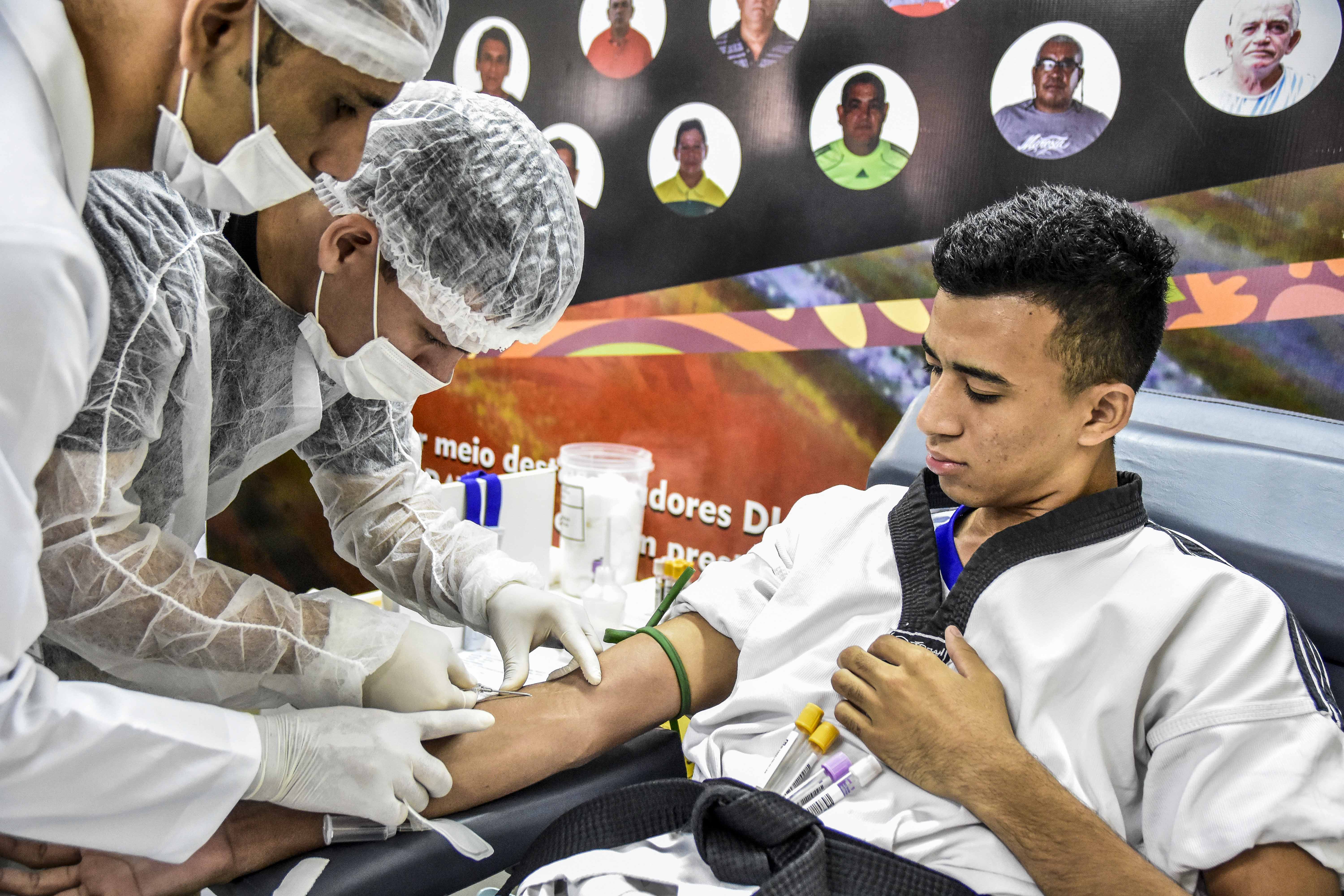Para comemorar a Páscoa, atletas realizam ‘Taekwondista Sangue Bom’ em Manaus