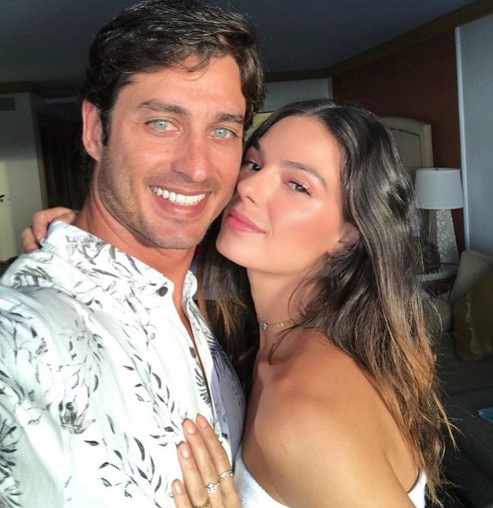 Isis Valverde é pedida em casamento por modelo bonitão