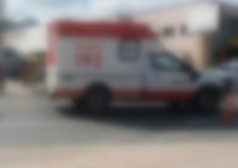 Ciclista morre após ser atropelado por ambulância que iria socorrer atropelamento