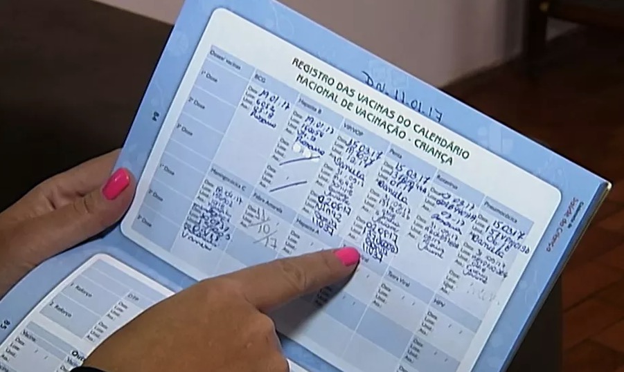 Cartão de vacina atualizado passa a ser obrigatório para matrícula na rede pública