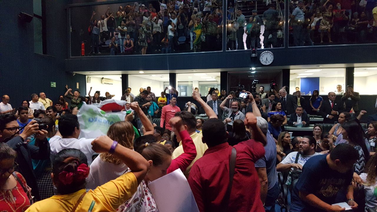 Aleam aprova projeto de Amazonino com reajuste de 27% para professores