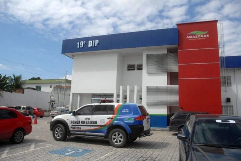 Homem é preso acusado de matar cachorro do vizinho a facadas em Manaus