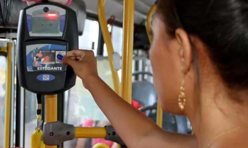 Após polêmica, Sinetram volta atrás e permite pagar tarifa de ônibus em dinheiro