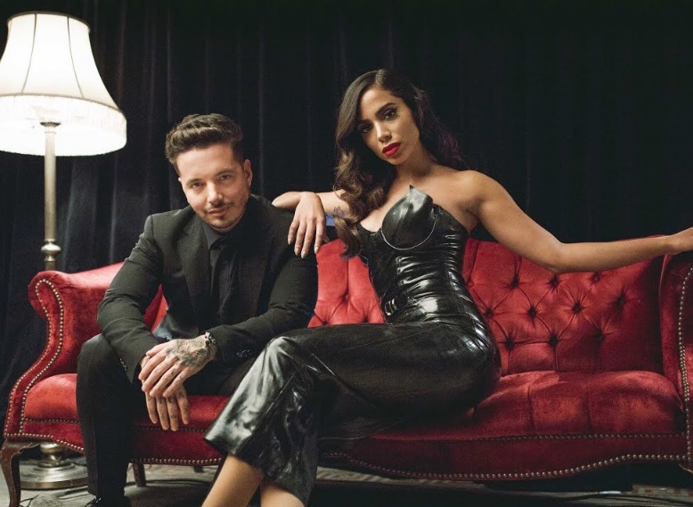 Anitta dá ‘pisão’ em jornalista após ele insinuar caso entre ela e J Balvin
