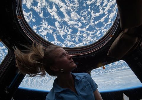 Primeiro hotel de luxo no espaço começa a aceitar reservas para 2022