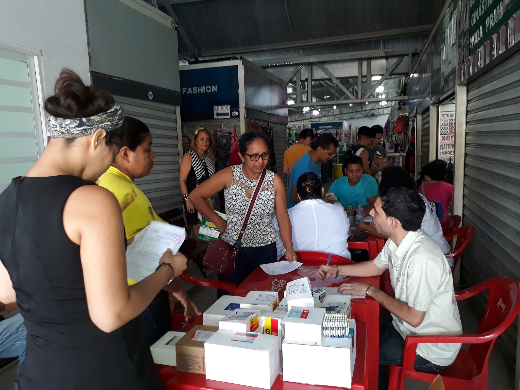 Ação especial oferta consulta médica, testes rápidos de HIV e vacinação nesta quarta-feira