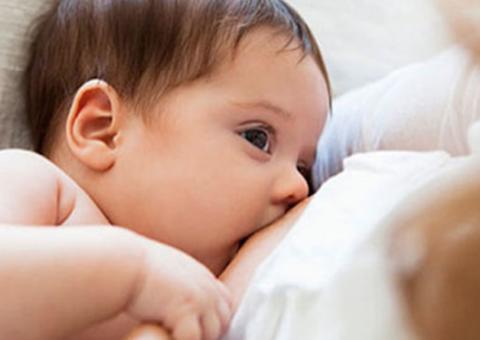 OMS e Unicef lançam novo guia para hospitais com 10 passos sobre amamentação