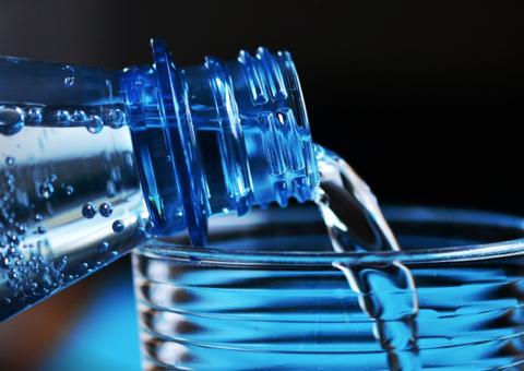 Lotes de água mineral e queijo são proibidos por apresentar bactérias