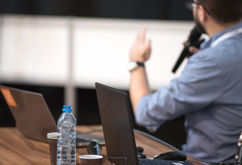 Workshop ensina técnicas inovadoras para quem tem medo de falar em público