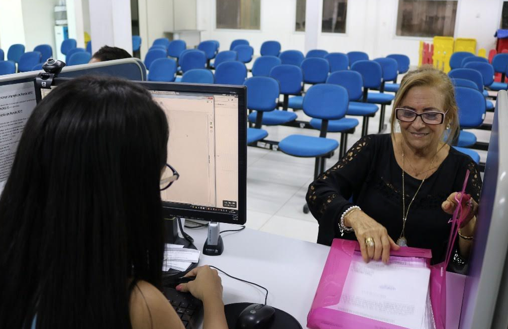 Aposentados e pensionistas são chamados para recadastramento na Manaus Previdência