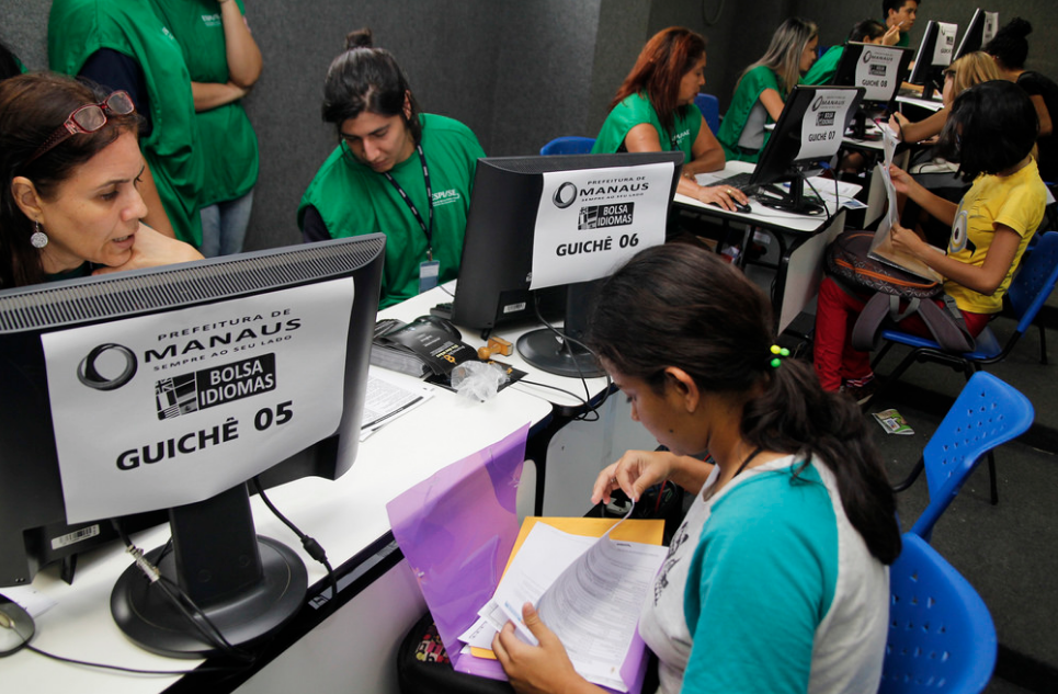 Classificados do Bolsa Idiomas têm até sexta-feira para entregar documentos