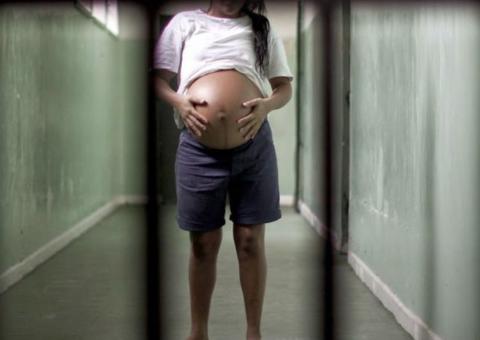 Aprovado projeto que acelera progressão de pena para mães e gestantes