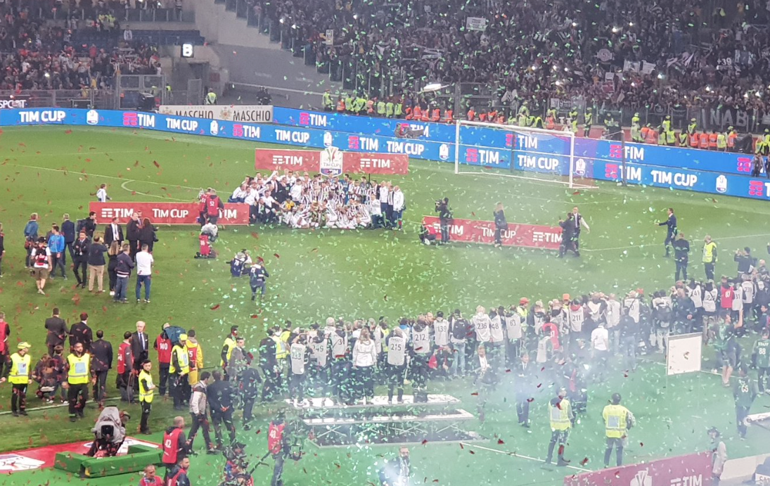 Juventus atropela o Milan e fatura mais um título