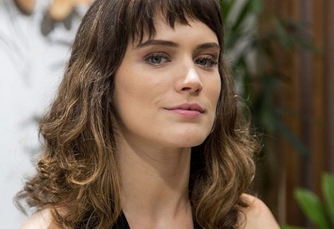  Bianca Bin radicaliza no visual após fim de novela